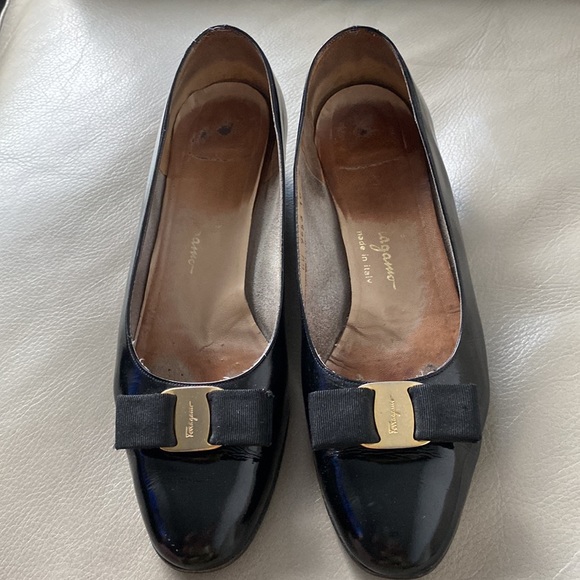 Salvatore Ferragamo Vara size 39.5 - Picture 2 of 7